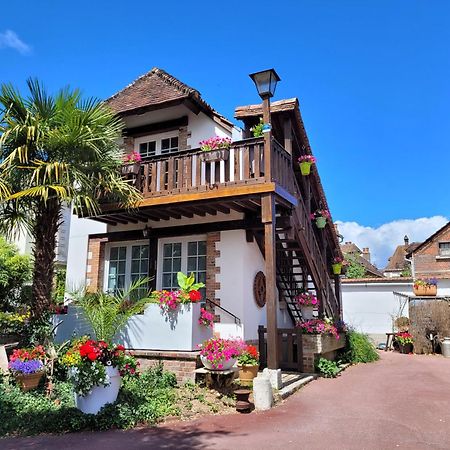 Gite Le Balcon Flaubert Forges-les-Eaux Eksteriør bilde