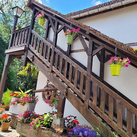Gite Le Balcon Flaubert Forges-les-Eaux Eksteriør bilde